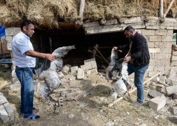 Roket Menghantam Sejumlah Kota dalam Konflik Armenia-Azerbaijan
