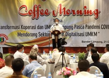COFFEE MORNING. Gubernur Lampung Arinal Djunaidi memberikan sambutan dalam acara coffee morning dengan teema Tranformasi koperasi dan UMKM Lampung pascapandemi Covid-19: Mendorong sektor riil dan digitalisasi UMKM yang dilaksanakan di Hotel Sheraton Bandar Lampung, Rabu (21/10). Pemprov Lampung Lampung terus berusaha mentransformasi aktivitas koperasi dan UMKM untuk memperkuat perekonomian Lampung. DOK PEMPROV LAMPUNG
