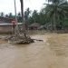 Tanggul sungai yang jebol akibat terjangan aliran Way Bandingagung, Kecamatan Semaka, Kamis (1/10/2020).(Dok. Lampost.co)