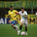 Gelandang Brasil, Casemiro (kiri).(AFP/Buda Mendes)