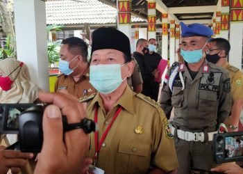 Gerakan kampanye memakai masker oleh Wali Kota Bandar Lampung Herman HN. (ANTARA)