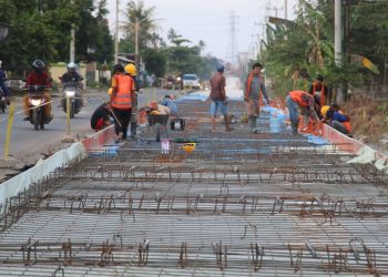Mobil Pengangkut Pekerja Tol Alami Kecelakaan