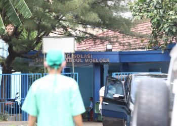 Suasana ruang isolasi untuk pasien Covid-19 di Rumah Sakit Umum Daerah Abdul Moeloek Bandar Lampung.
(LAMPUNG POST/ZAINUDDIN)