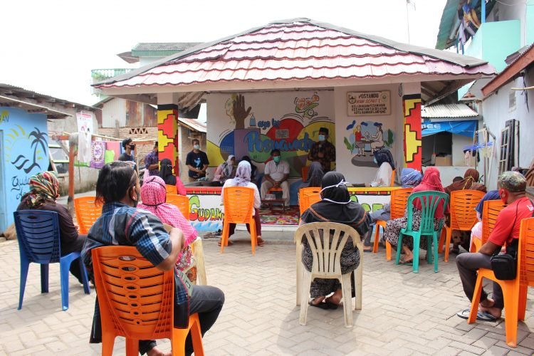 YSC berkolaborasi bersama pemuda dan masyarakat Kampung Gudang Agen, Kelurahan Pesawahan, Telukbetung Selatan telah melakukan rehabilitasi dan peresmian toilet komunal yang ramah energi.