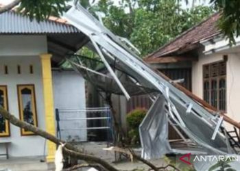 Tujuh Rumah di Bangka Rusak Berat