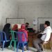 KORBAN ASUSILA LAPOR KE MAPOLRESTA. TA (14), warga Bandar Lampung, didampingi Lembaga Perlindungan Anak (LPA) Kota Bandar Lampung melaporkan setidaknya 4 orang terduga pelaku asusila terhadap dirinya di Mapolresta Bandar Lampung, Selasa (3/11).
n LAMPUNG POST/ASRUL SEPTIAN MALIK