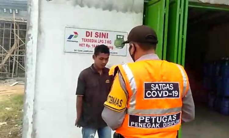 Satpol PP Bubarkan Pesta di Hotel