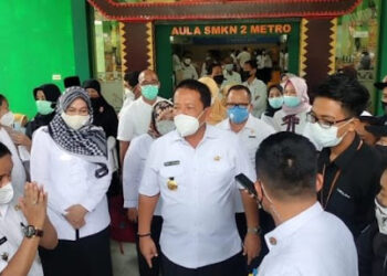 Gubernur Arinal Terima Penghargaan E-Samdes