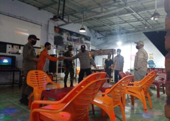 Razia prokes cafe-cafe di Bandar Lampung.