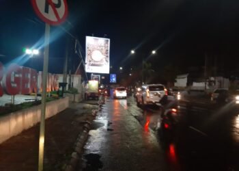 Sejumlah restoran cepat saji di Bandar Lampung mulai membatasi jam operasional hingga pukul 22.00 WIB. (Lampost.co/Salda Andala)