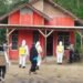 Satgas Penanganan Covid-19 Tubaba melakukan penyemprotan disinfektan di kediaman rumah warga yang dijadikan tempat sebagai isolasi mandiri, di Tiyuh Kartaraharja, Kecamatan Tulangbawang Udik, Rabu 6 Januari 2021.