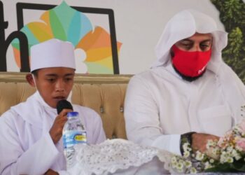 MI/Depi Gunawan Pendakwah dan ulama Syekh Ali Jaber (kanan)Sumber: mediaindonesia.com
