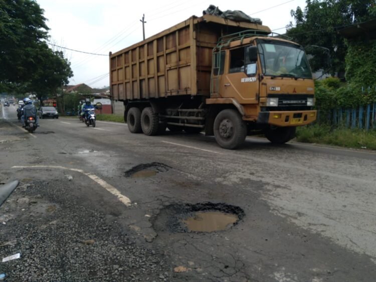 Kondisi di Jalan Tirtayasa, Kecamatan Sukabumi, Bandar Lampung. (Dok. Lampost.co)