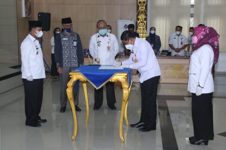 meningkatkan pelayanan