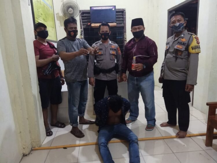 mengonsumsi