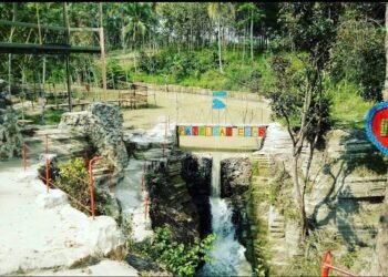 Wisata Curug Pancuran Emas di Natar. (LAMPUNG POST)