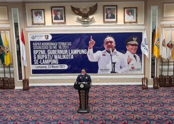 Kepala Badan Pelindungan Pekerja Migran Indonesia (BP2MI) Benny Rhamdani saat sosialisasi Undang – Undang No.18 Tahun 2017 di Balai Keratun Lantai 3, Kantor Gubernur Lampung, Selasa, 23 Maret 2021. (Lampost.co/Triyadi Isworo)