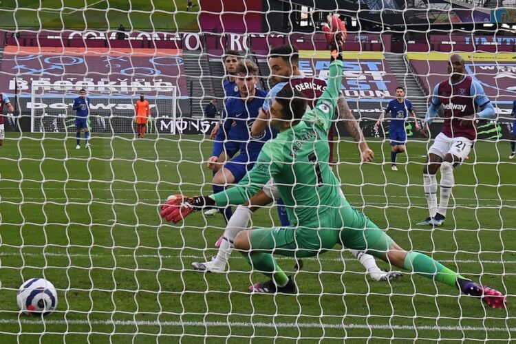 Timo Werner mengoyak gawang West Ham setelah memaksimalkan umpan silang Ben Chilwell. (AFP Photo/Andy Rain)