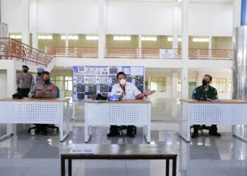 Gubernur Lampung, Arinal Djunaidi bersama jajaran melakukan monitoring di titik moda transportasi yaitu Terminal Rajabasa, Rabu, 5 Mei 2021.