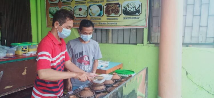 Serabi Jadi Pilihan Menu Berbuka Puasa. Foto Lampung Post/ andi Apriadi