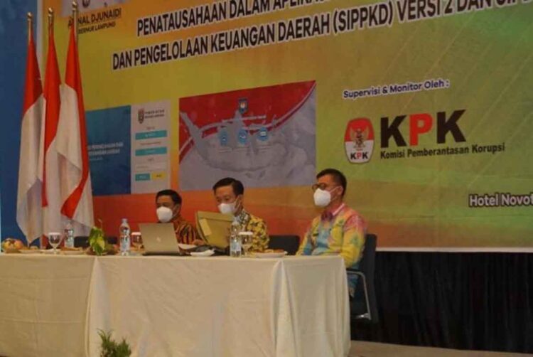 SERAPAN ANGGARAN PROVINSI LAMPUNG. Sosialisasi dan pelatihan penggunaan modul penata usahaan dalam aplikasi SIPPKD Versi 2 dan SIPD Kemendagri di Hotel Novotel Bandar Lampung, beberapa waktu yang lalu. Badan Pengelolaan Keuangan dan Aset Daerah (BPKAD) Provinsi Lampung mencatat serapan anggaran Provinsi Lampung saat ini mencapai 35%.
ISTIMEWA