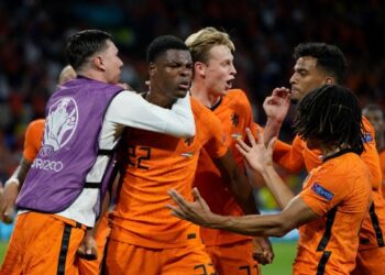 Selebrasi gol para pemain Belanda ketika menghadapi Ukraina. (Peter Dejong / POOL / AFP)