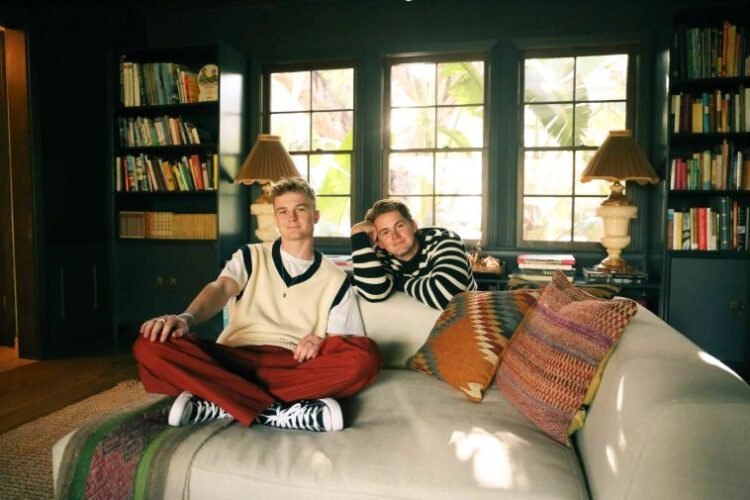 Surfaces luncurkan album So far away. (DOK)