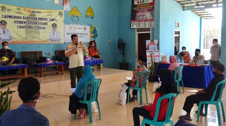 Bupati Lampung Tengah Musa Ahmad meminta masyarakat selalu menerapkan protokol kesehatan dalam beraktivitas.