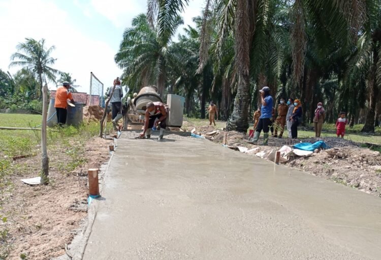 Pemdes Sidorejo Kucurkan Rp129 Juta Bangun Jalan