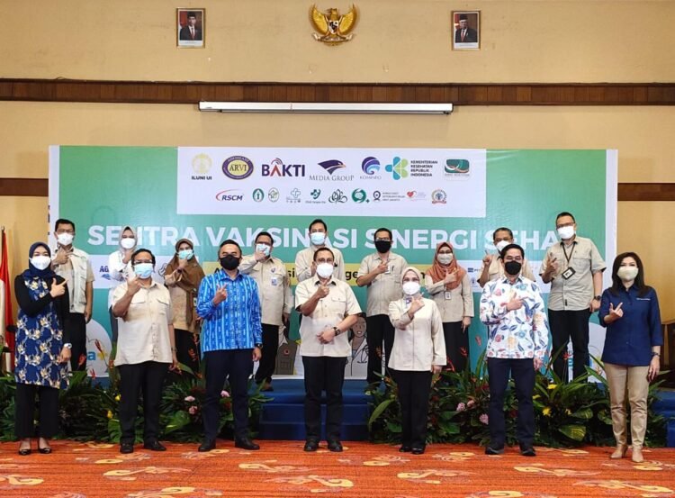 Media Group bersama ILUNI UI, Asosiasi Rumah Sakit Vertikal Indonesia (ARVI) dan Bakti Kominfo membuka Sentra Vaksinasi Sinergi Sehat untuk masyarakat umum berusia minimal 12 tahun.