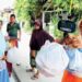 Bank sampah membuat para ibu giat memilah sampah anorganik yang bisa ditukar uang. (LAMPUNG POST/APRIESTI)