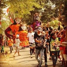 Tradisi bersih desa lewat Ta-butaan. (DOK)