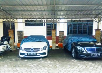 Warga Yukum Jaya Gadaikan Mobil Pinjaman