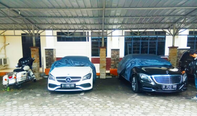 Warga Yukum Jaya Gadaikan Mobil Pinjaman