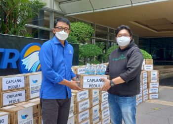 Dompet Kemanusiaan Media Group menerima bantuan handsanitizer dari Cap Lang.