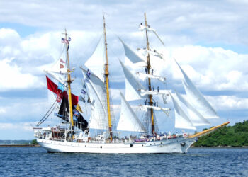 KRI Dewa Ruci. (dok. Wikipedia)