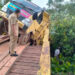Jembatan utama desa Sinli Jurung Bangka roboh. foto : Antara