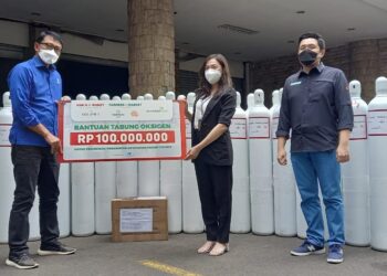 Dompet Kemanusiaan (DK) Media Group bekerja sama dengan Benihbaik.com kembali menerima bantuan untuk penanganan pandemi Covid-19. Kali ini, bantuan senilai Rp100 juta berupa tabung oksigen diterima dari Ranch Market.