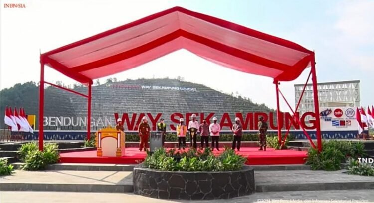 Peresmian bendungan Way Sekampung, Pringsewu, melalui Youtube sekretariat Presiden, Kamis, 2 September 2021. (Lampost.co/Atika)