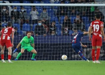 Suasana laga Atletico Madrid vs Levante.(AFP/JOSE JORDAN)