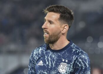 Messi Sebut Lewandowski Berhak atas Ballon d'Or