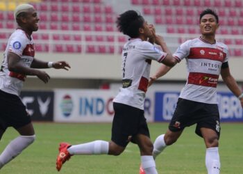 Selebrasi gol para pemain Madura United.
(TWITTER RESMI MADURA UNITED)
