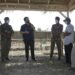 ERICK THOHIR BERTEMU PETANI. Menteri BUMN Erick Thohir (dua kiri) berbincang dengan petani saat kunjungan kerjanya di Lampung Tengah, Minggu (17/10).  Erick Thohir mengatakan program Mari Kita Majukan Usaha Rakyat (Makmur) dari PT Pupuk Indonesia memberikan banyak manfaat dan kemudahan bagi para petani Tanah Air.
ISTIMEWA