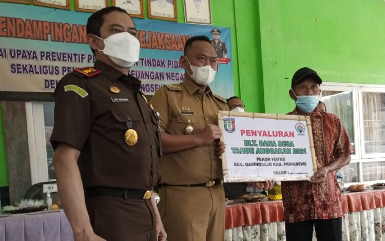 Jaksa Kejari Pringsewu Sosialisasikan Hukum