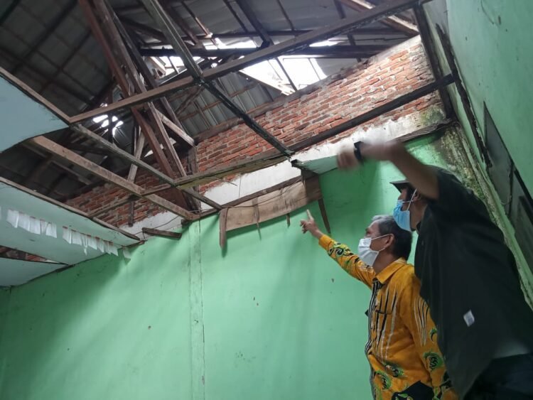 Aula Kelurahan Hadimulyo Barat Butuh Perbaikan