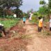 Warga Desa Merakbatin Gotong-royong Buka Jalan