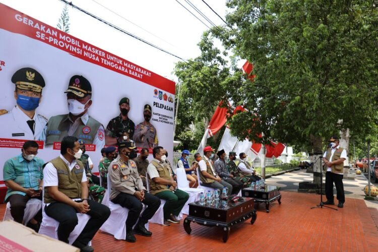 Badan Nasional Penanggulangan Bencana (BNPB) memberi dukungan kepada pemerintah daerah Provinsi Nusa Tenggara Barat (NTB) untuk memperkuat disiplin penerapan protokol kesehatan melalui 'Gerakan Mobil Masker untuk Masyarakat'.
