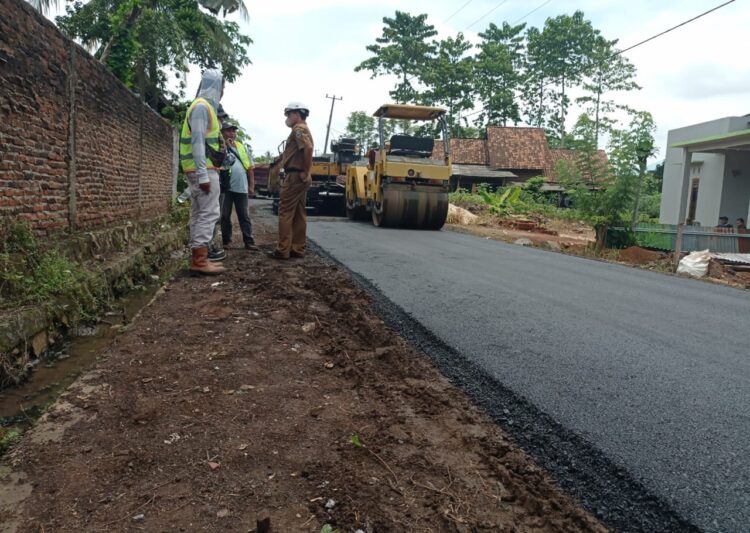 Pemkab Lamsel Bangun Jalan Rejosari