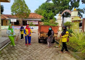 Kelurahan Gulak-Galik Mulai Kegiatan Jumat Bersih