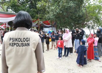 Siswa SD di Dusun Kupang Diberi Semangat